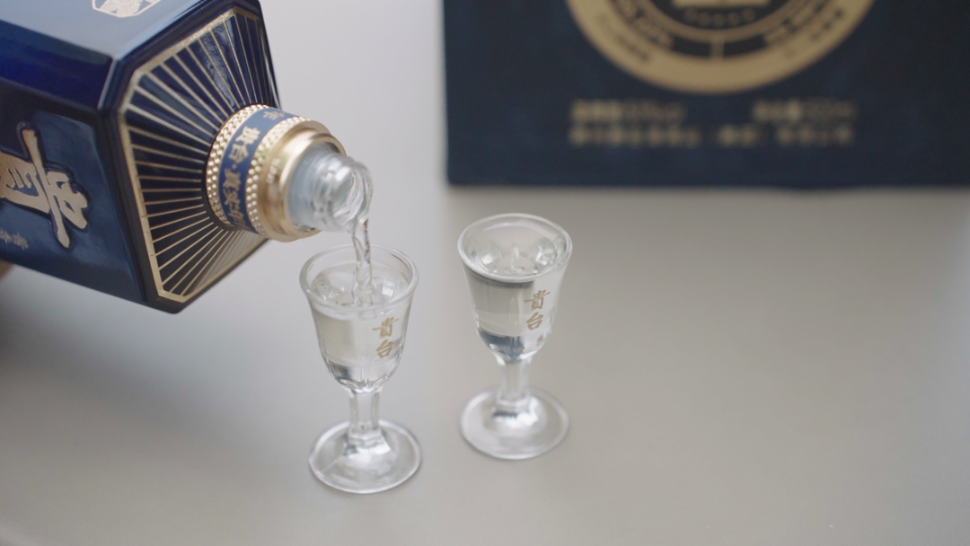 喝白酒，为什么要用小杯呢？
