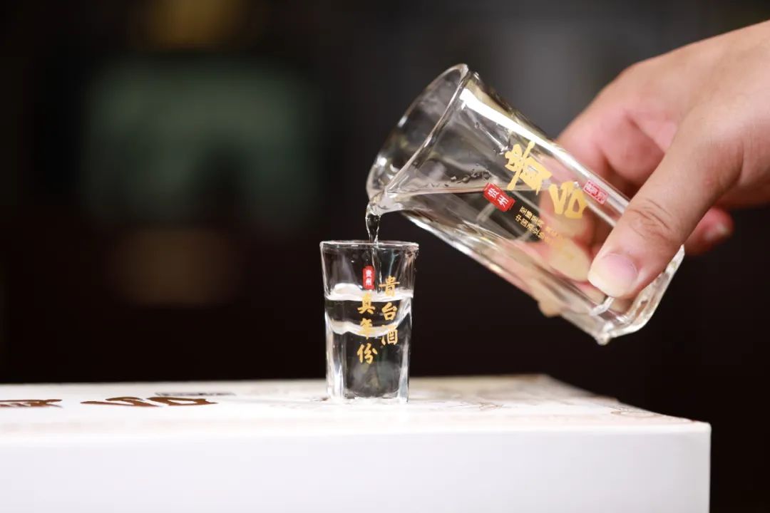 喝白酒，为什么要用小杯呢？