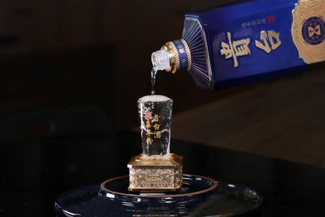 喝白酒，为什么要用小杯呢？