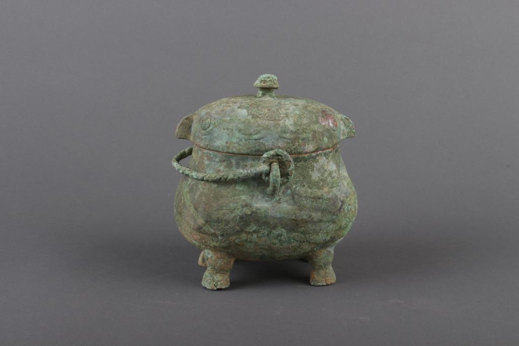 商代铜鸮卣内发现3000年前蒸馏酒